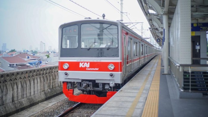 Ada Gangguan, KRL Rangkas Bitung–Tanah Abang Tertahan di Kebayoran Selama 20 Menit